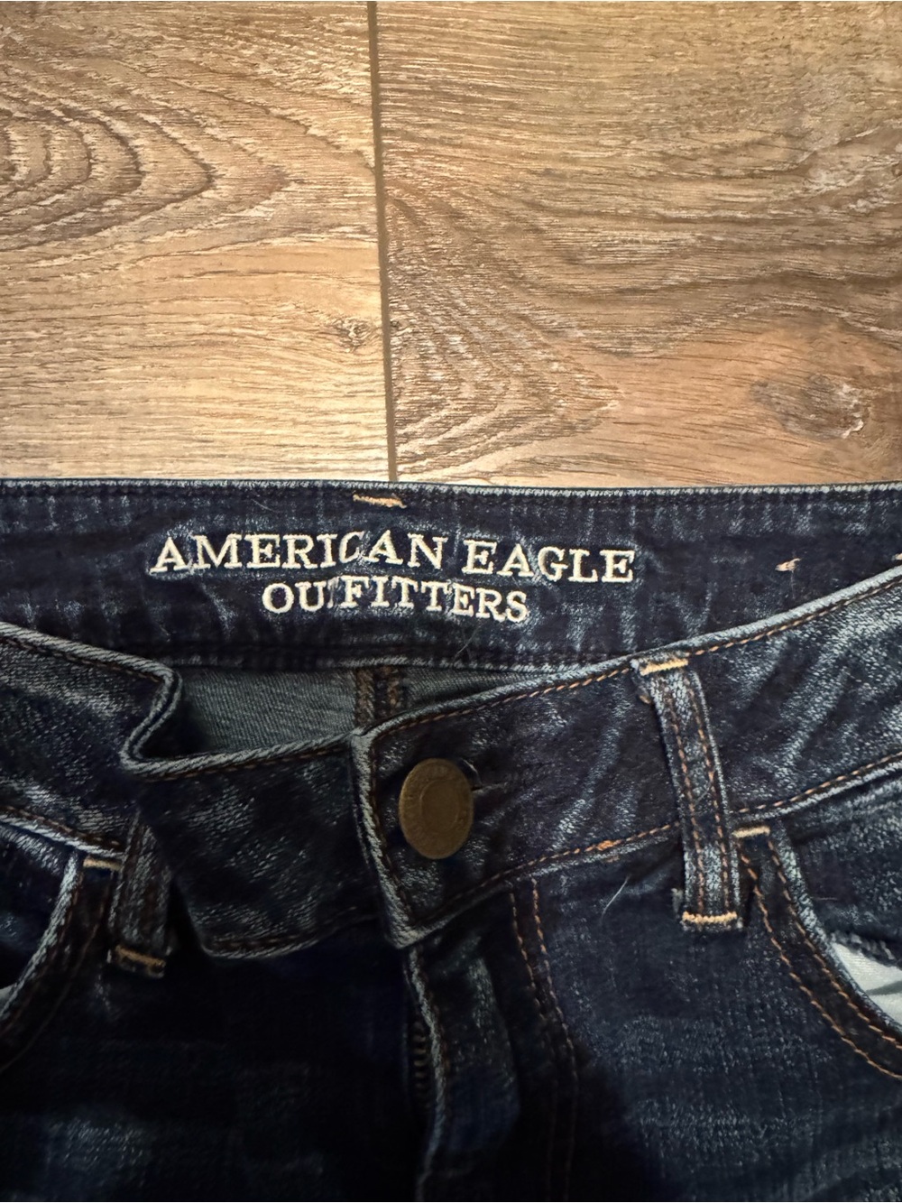 American Eagle Outfitters Women's Distressed Dark Blue Skinny Jeans - Picture 2 of 3